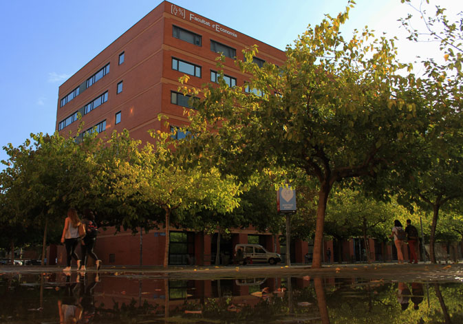Facultad de Economía de la Universitat de València.